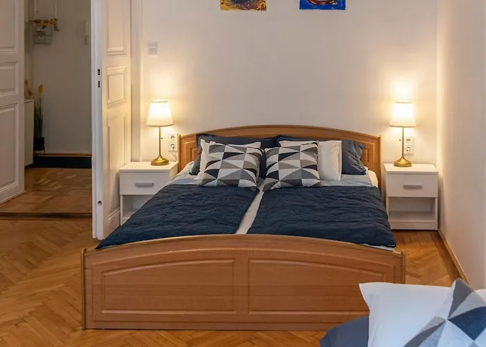 Viol Apartment