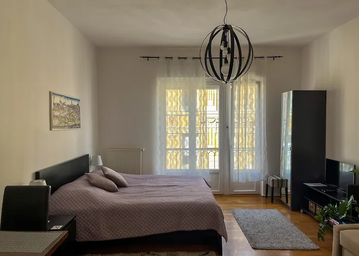 King One Studio In The City Center - Netflix