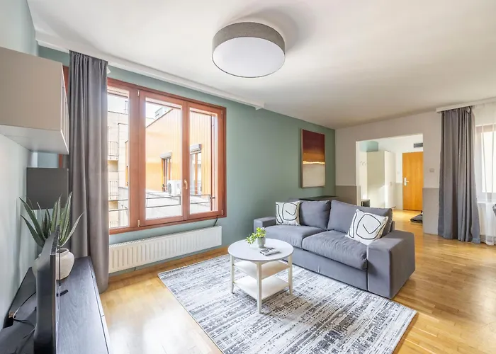 Superb Location & Cozy Suite With Terrace By Prestige Homes