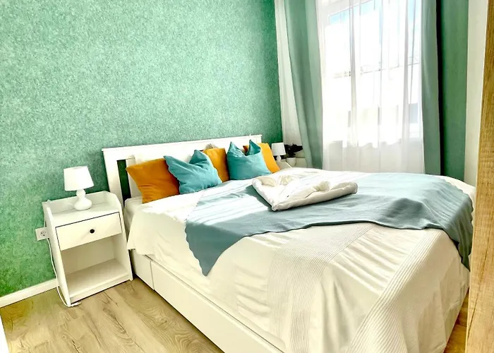 Margaret Apartment Next To The Lukacs Spa With Panorama Danube