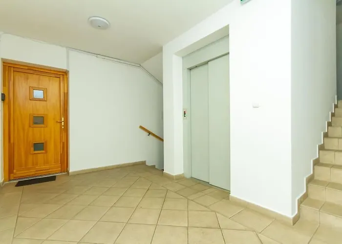 Diplomat Quarter 2 Bdr Apt By Newave Apartments
