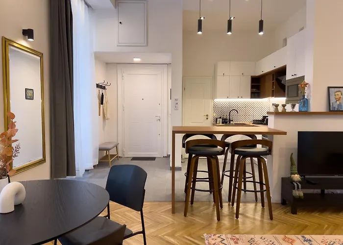 Szentkiralyi Suite