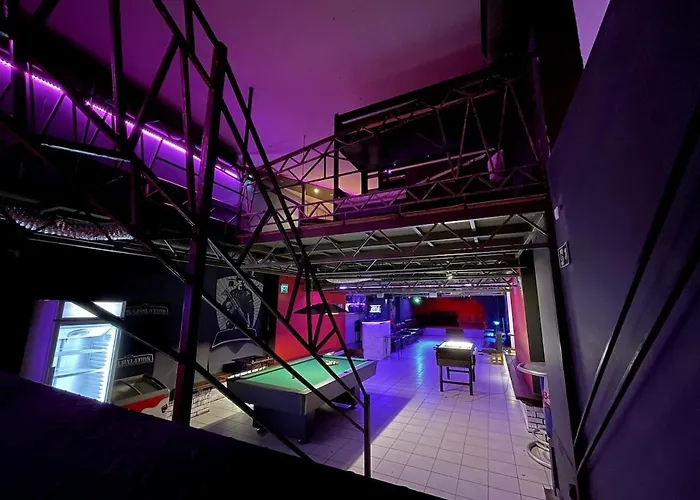 The Bachelor Bar - Bunker | Private Club