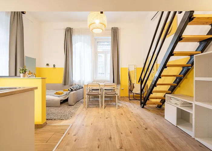 Charming Studio In The Heart Of The Jewish Quarter W41 Yellow