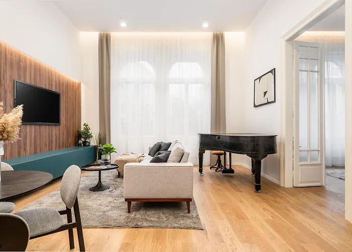 Modern Flat In Budapest With Pinkflamingo