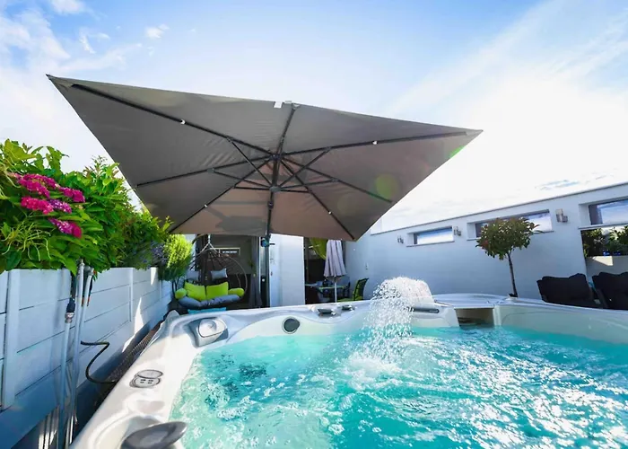 Skygarden Budapest Private Jakuzzi Sauna Gym