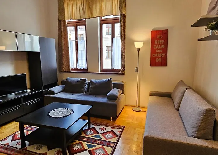 Cozy Central Apt With Garage At Gozsdu Passage