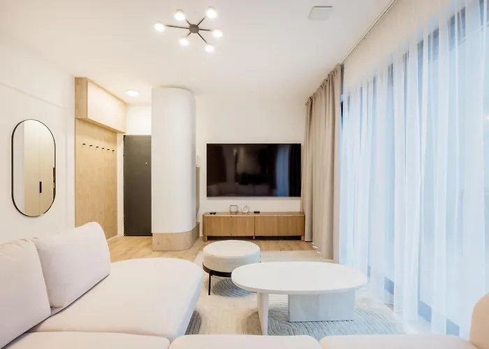 Penthouse With City View And Parking For Two