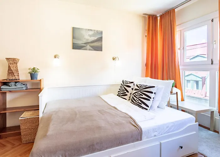Free Parking - Central - Comfy