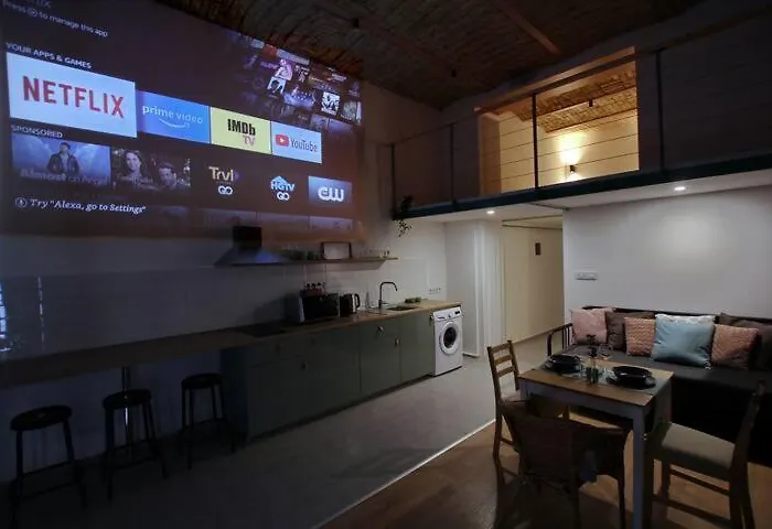 Canga Downtown Studio For 6Ppl, Balcony, Projector