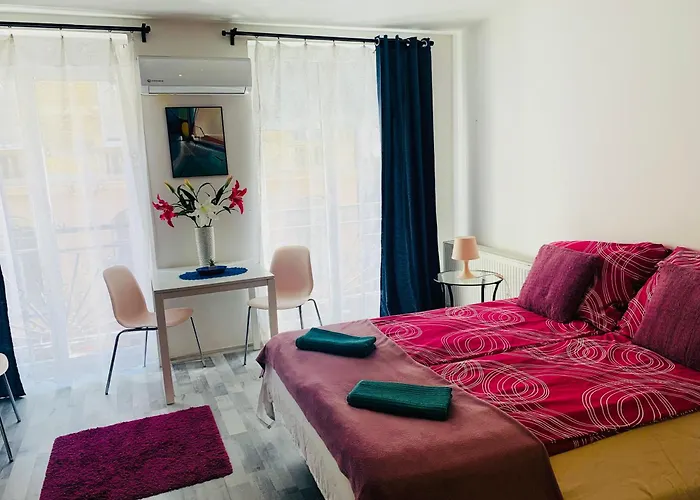 Onyx Apartment With Free Private Garage + Ac