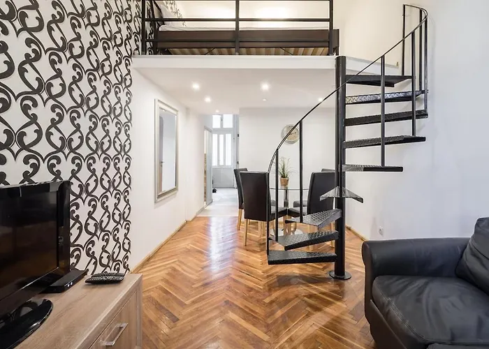 Robinia Downtown Apartment