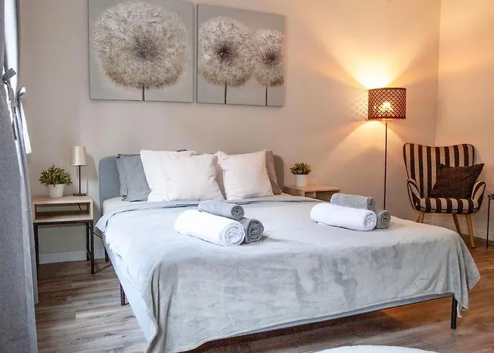 Barbaras Modern Apartment