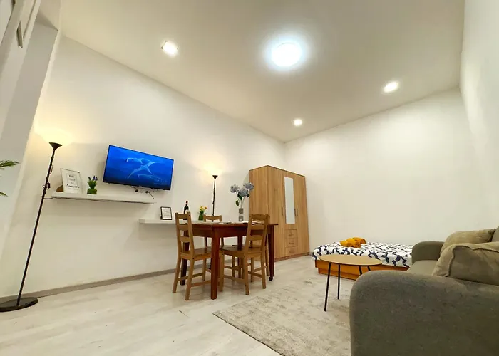 Central Private Apartment-7Pax