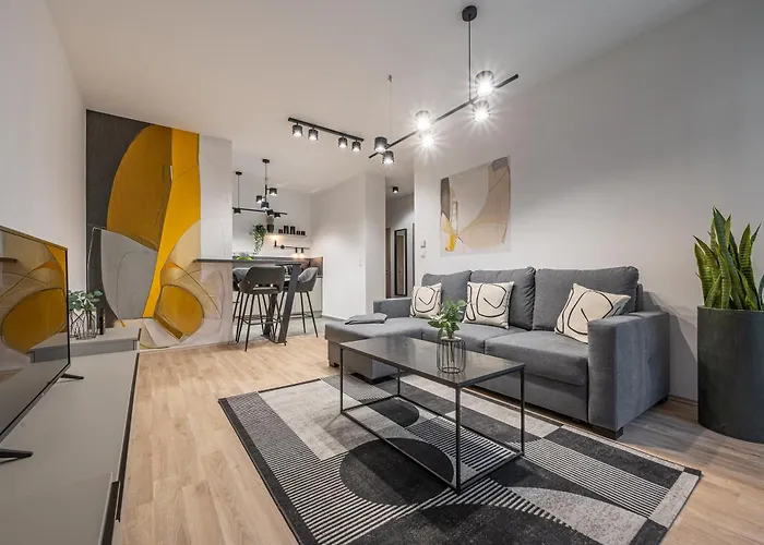 Condo With Balcony @ Downtown Budapest
