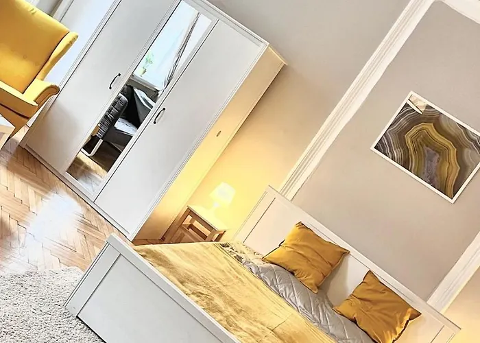 Cozy Flat For 4-6 People, Andrassy Str -Oktogon Area