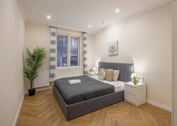 Deluxe & Grand Z15 Residence In A Prime Location