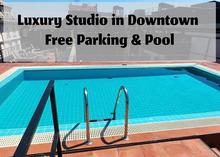 Luxe Central Studio With Pool, Parking & Ac