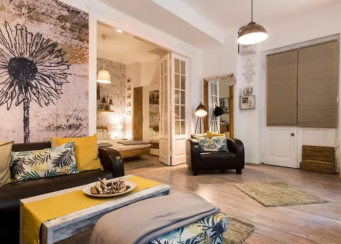 Vintage Style Flat In The Heart Of Buda