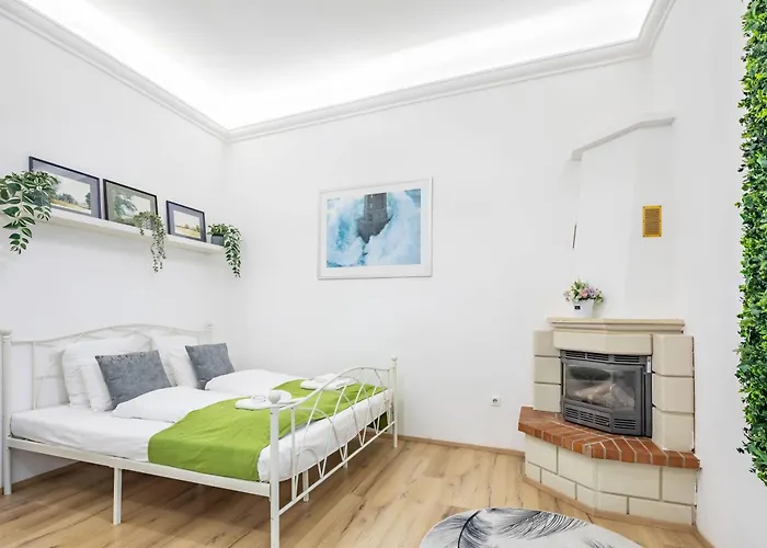 Central - Large And Comfy
