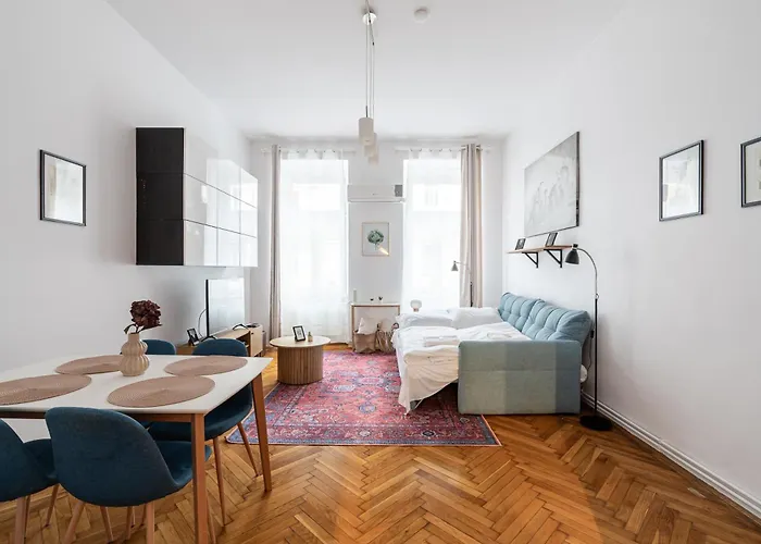 R7 Home Apartment