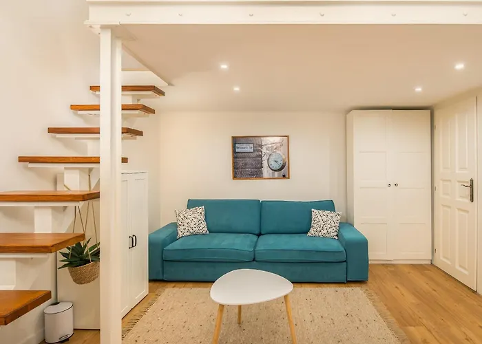 Howlit Home