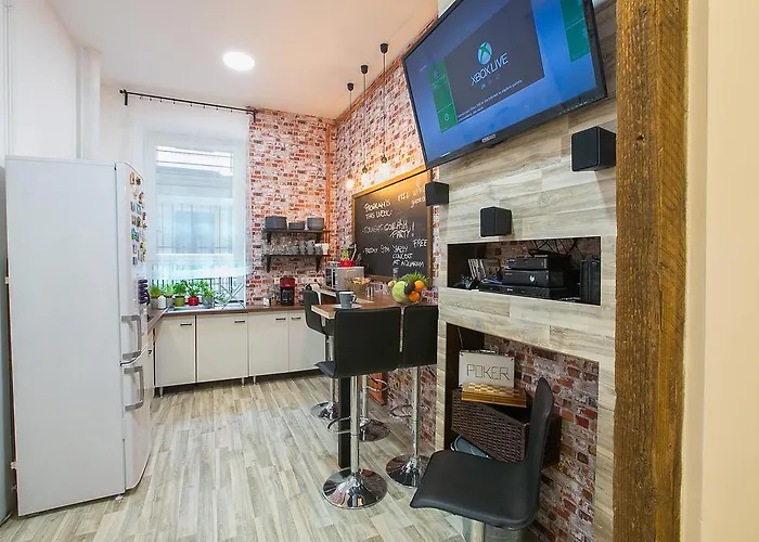 Friends Hostel&Apartments