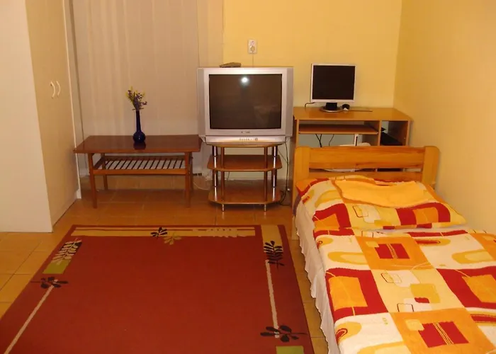 Erik Apartments