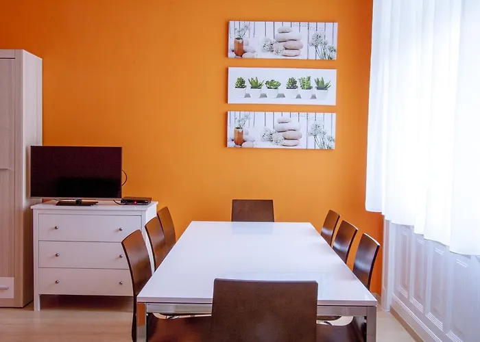 City Centre Apartment With 3 Bathrooms