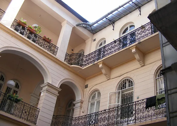 Yolo Hostel