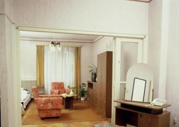 Radio Inn Apartment Hotel
