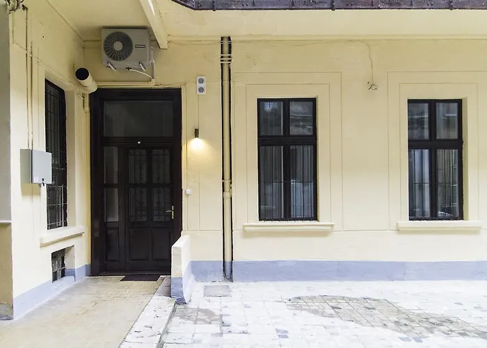 Authentic Klauzal Apartment