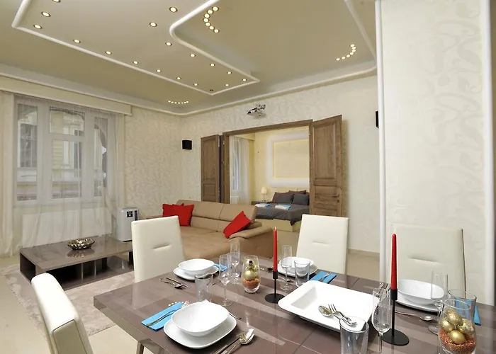 Basilica Grand Luxury In The Historic Center