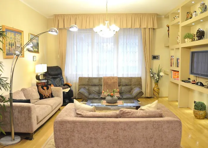 Classic Flat At Basilica