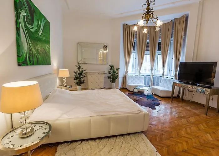 Vaci Utca Luxury