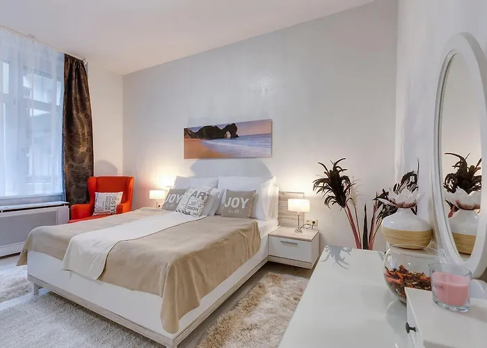 Sweet Dreams At King Street Gold