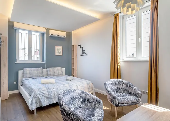Top Of The City Apartment With Ac