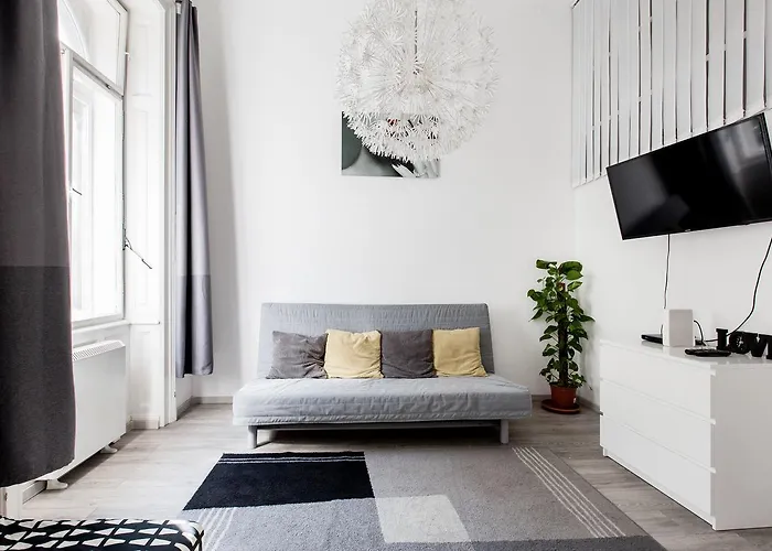 E-52 Apartment In Center