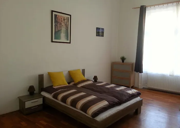Caterina Private Rooms And Apartments
