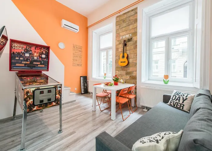 happy home Budapest POP