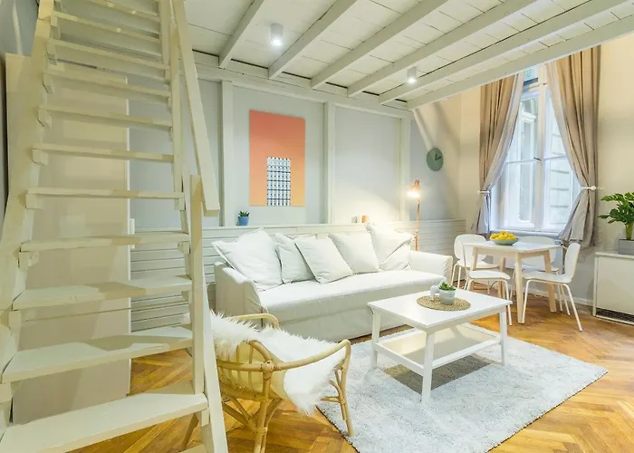 Vanilla Apartment