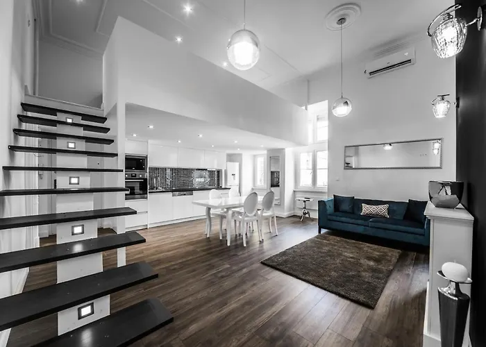 Kiraly 28-1 Entire Aircon Center Apartment
