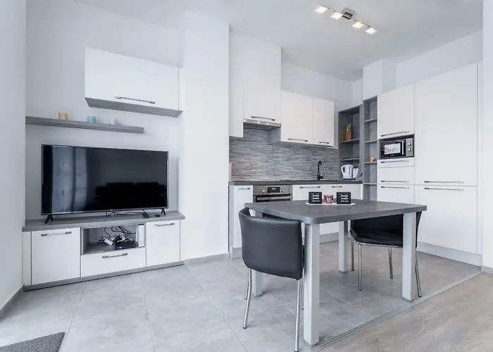 Bpr Chic White Home With Terrace & A/C & Garage