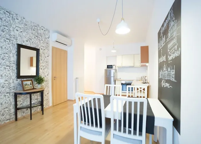 Innercity Apartments Opera