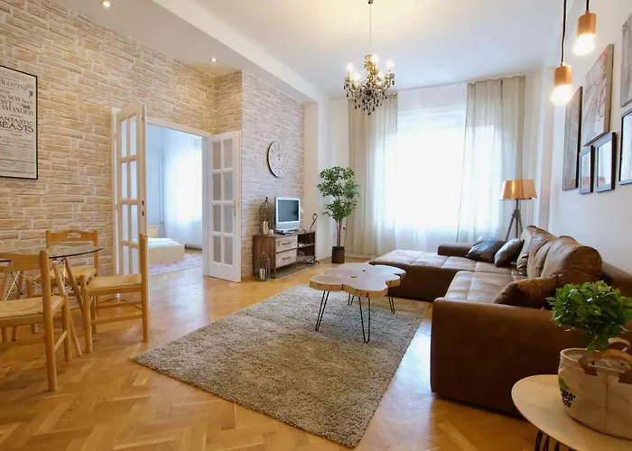 Standard Apartment By Hi5 - Madach Imre 1