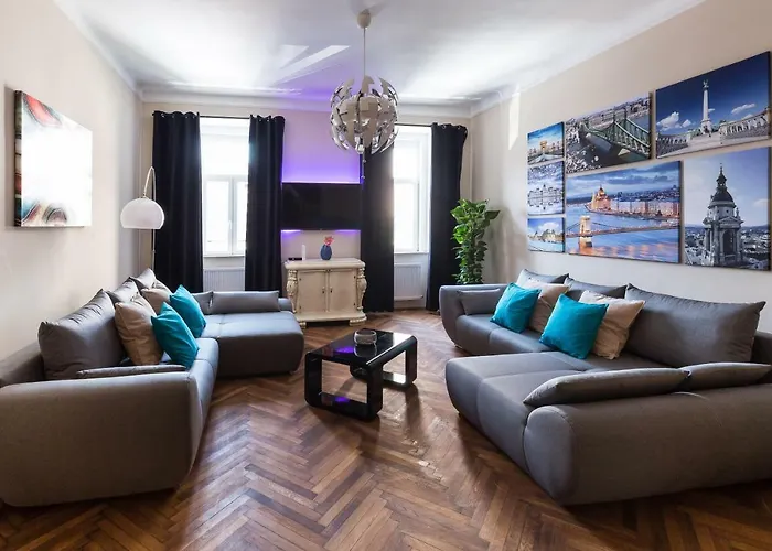 Center,The Rumbach Suite