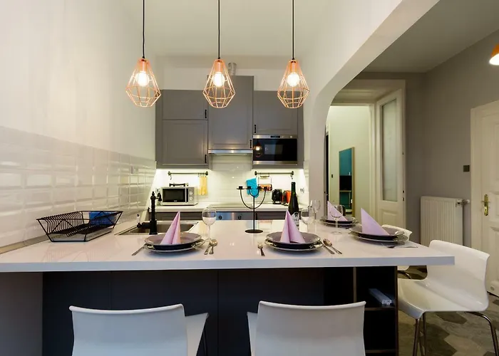 Luxury Twin 1-Bedroom In Kazinczy Street