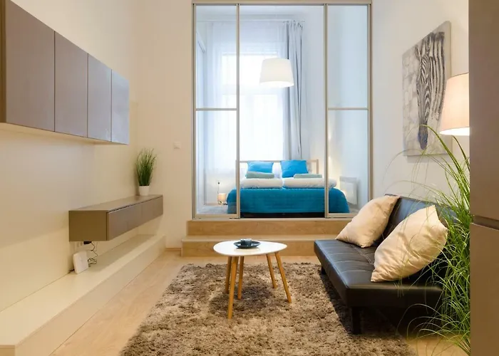 Cozy And Quiet Apartment Near The Parliament
