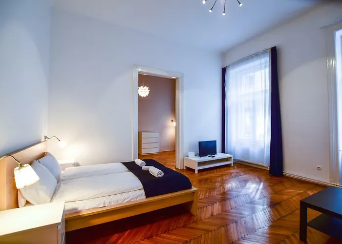 Rakoczi Apartment In The City Centre