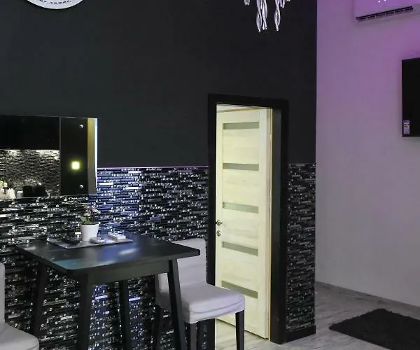 Modern Design Apartment In The City Center